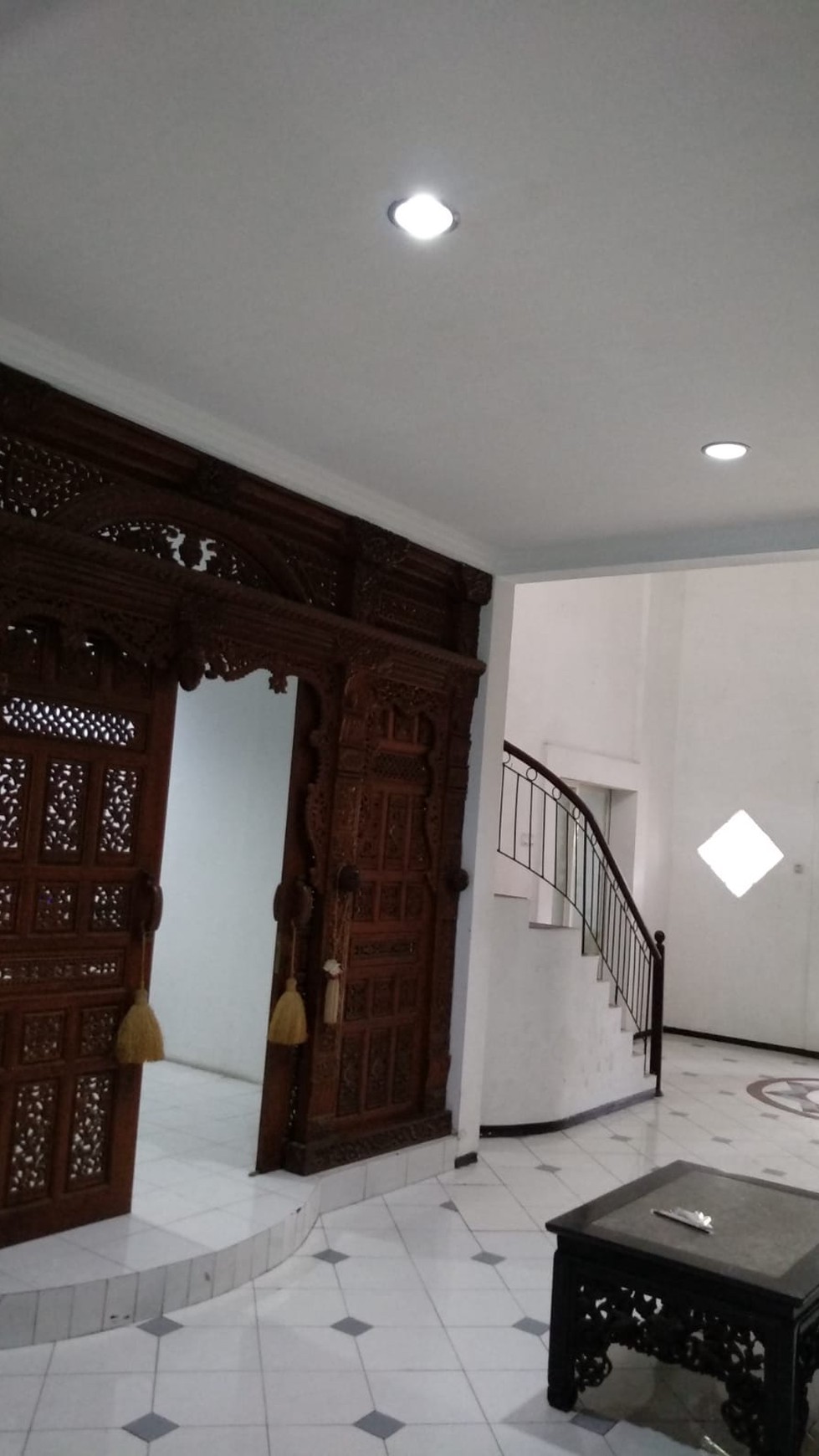 DIJUAL Rumah komersial area JL Jambi Surabaya Pusat