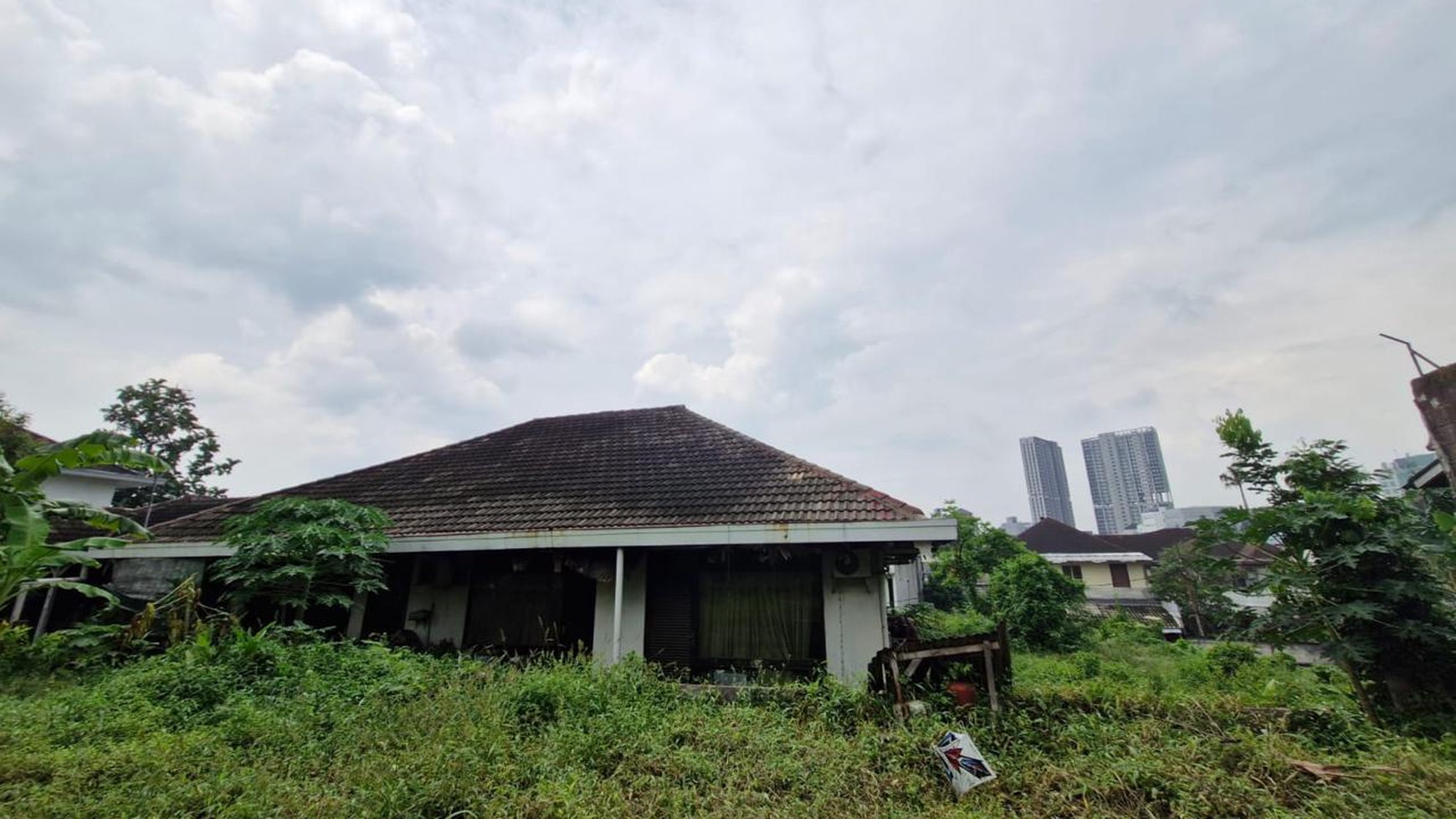 Rumah tua hitung tanah, strategis, di Jl. Kamboja, Pejaten Barat, Jakarta Selatan 