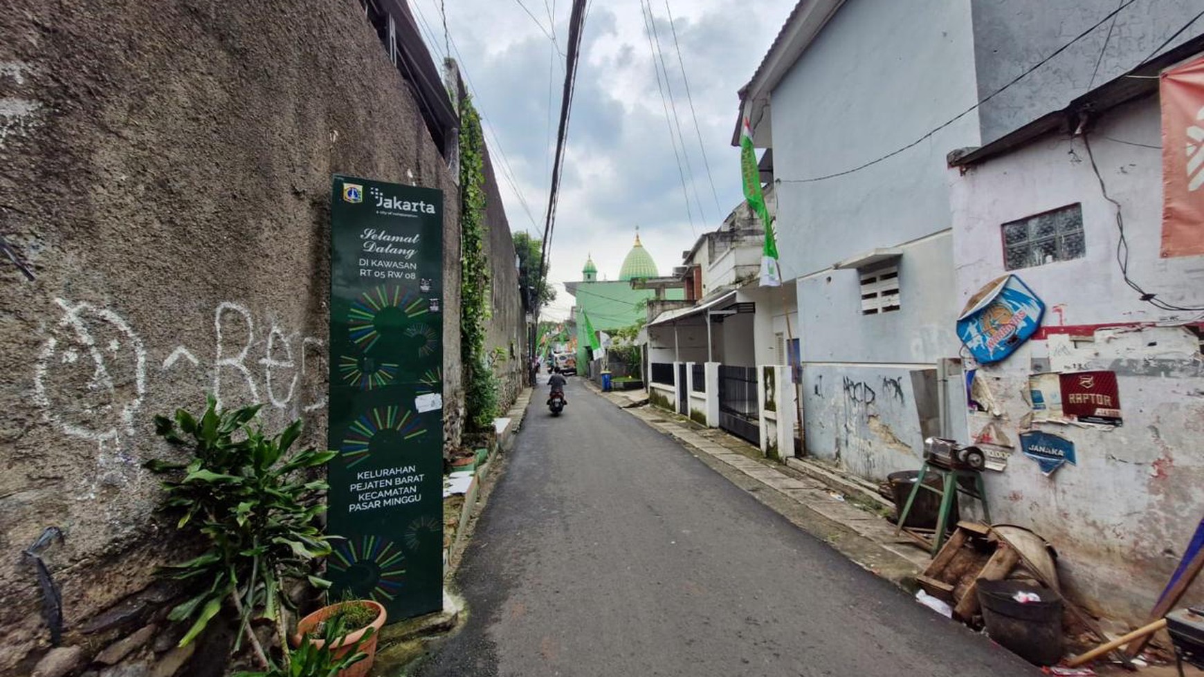 Rumah tua hitung tanah, strategis, di Jl. Kamboja, Pejaten Barat, Jakarta Selatan 