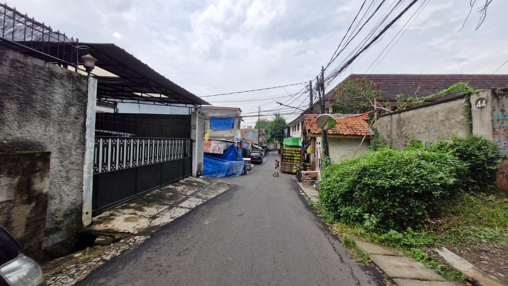 Rumah tua hitung tanah, strategis, di Jl. Kamboja, Pejaten Barat, Jakarta Selatan 