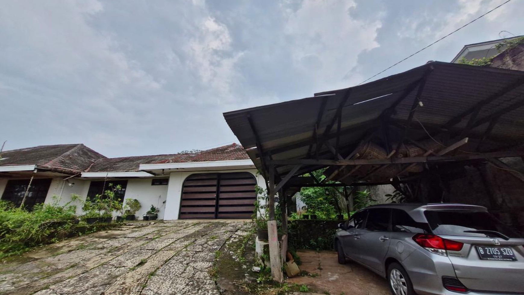 Rumah tua hitung tanah, strategis, di Jl. Kamboja, Pejaten Barat, Jakarta Selatan 