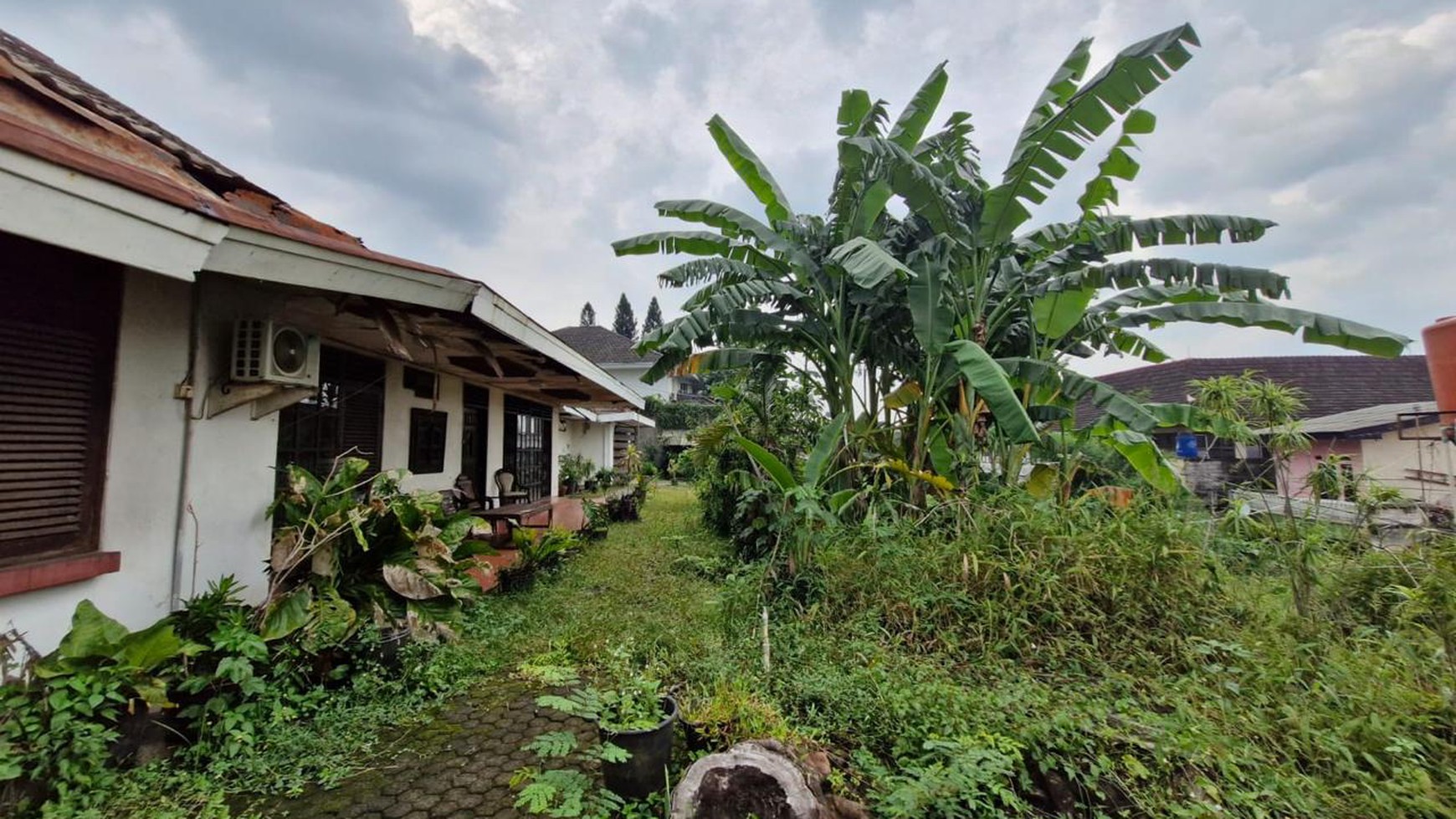 Rumah tua hitung tanah, strategis, di Jl. Kamboja, Pejaten Barat, Jakarta Selatan 