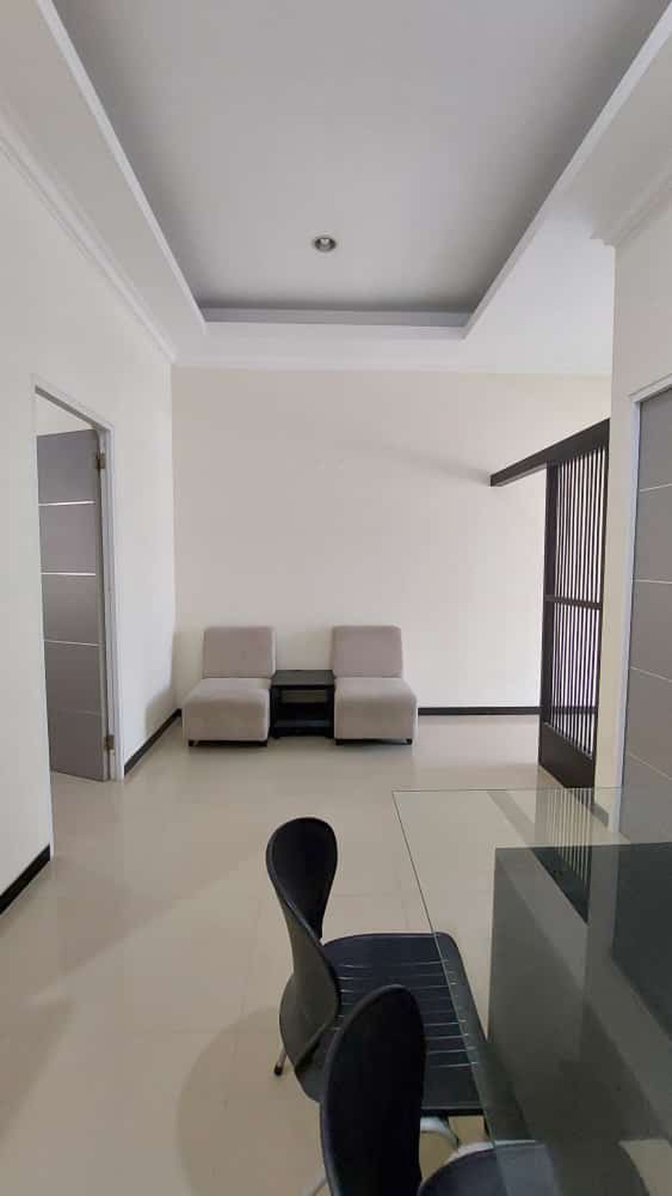 Disewakan Rumah Sukolilo Dian Regency SEMI Furnished Modern Siap Huni Cantik