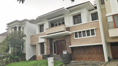 Dijual Rumah Lokasi Strategis di Crown PHG Gading Serpong