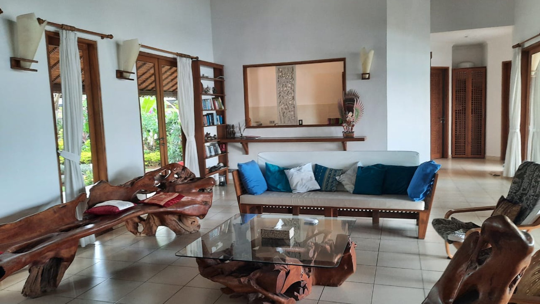 Beach Front Villa For Sale in Lovina