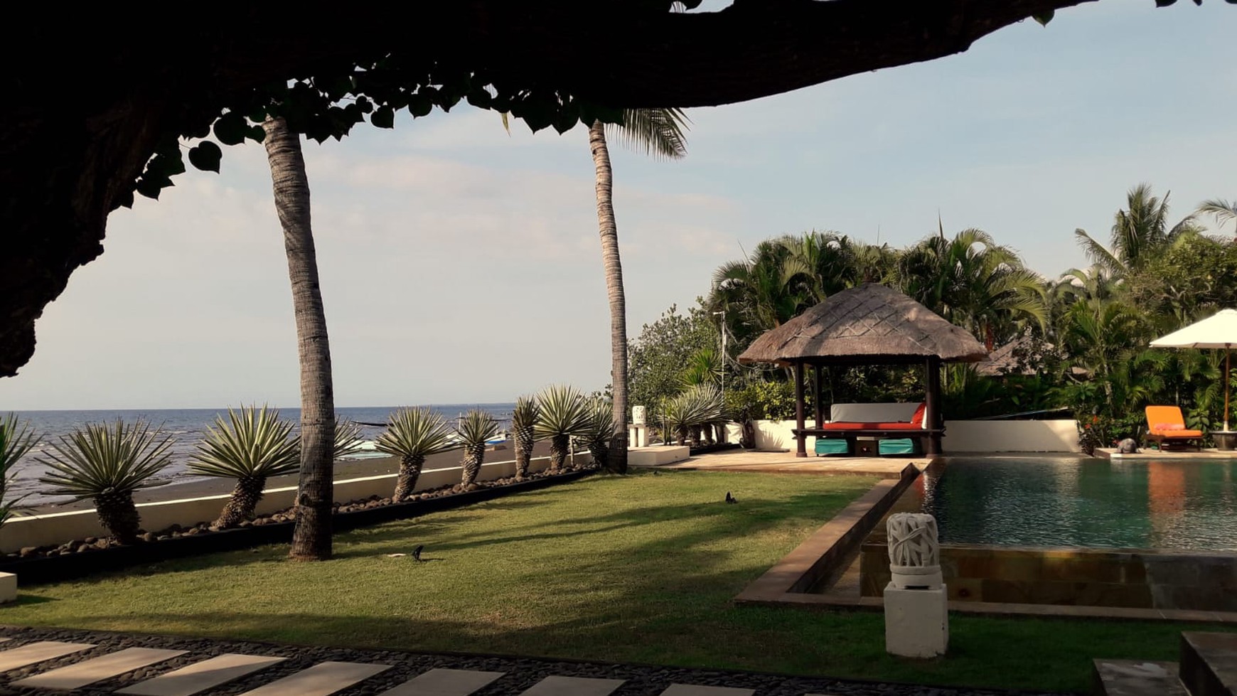 Beach Front Villa For Sale in Lovina