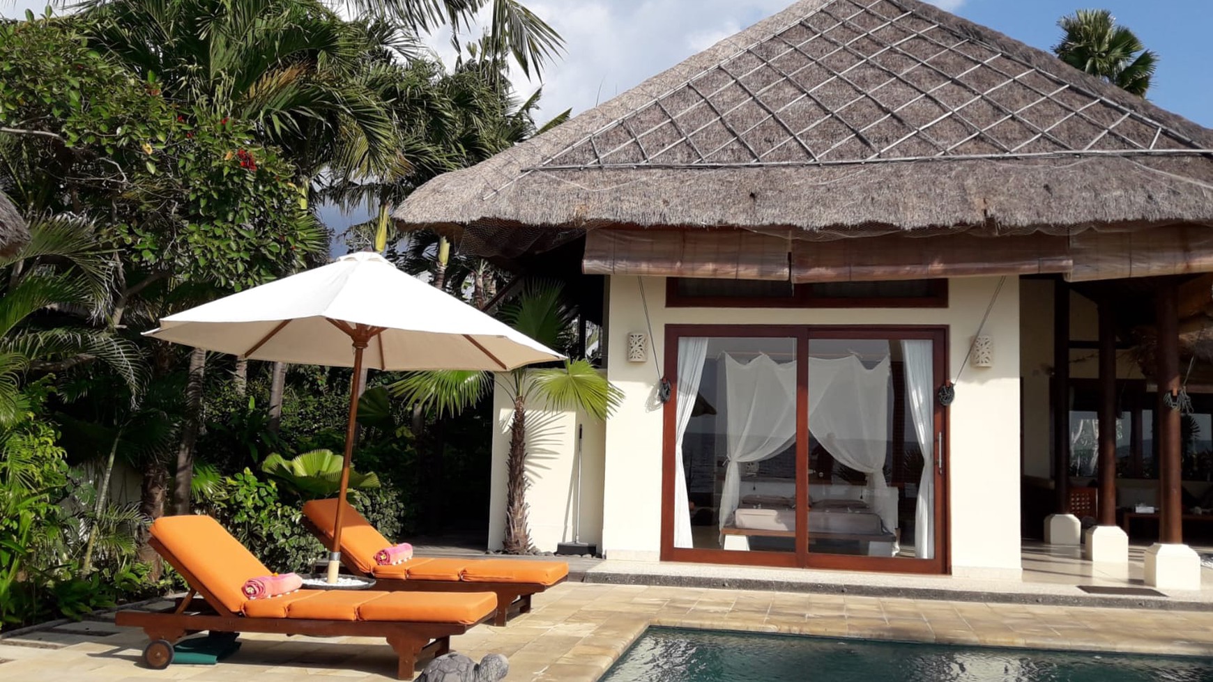 Beach Front Villa For Sale in Lovina