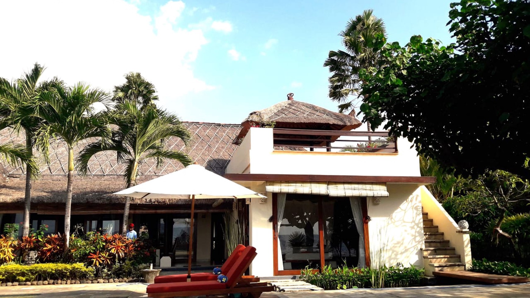 Beach Front Villa For Sale in Lovina