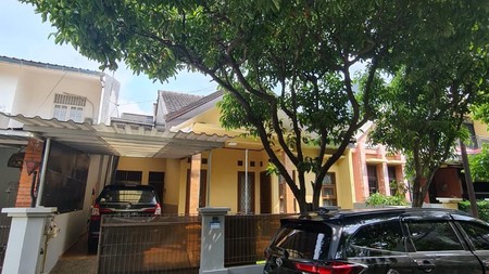 Rumah Siap Huni dengan Halaman Luas dan Strategis @Bekasi