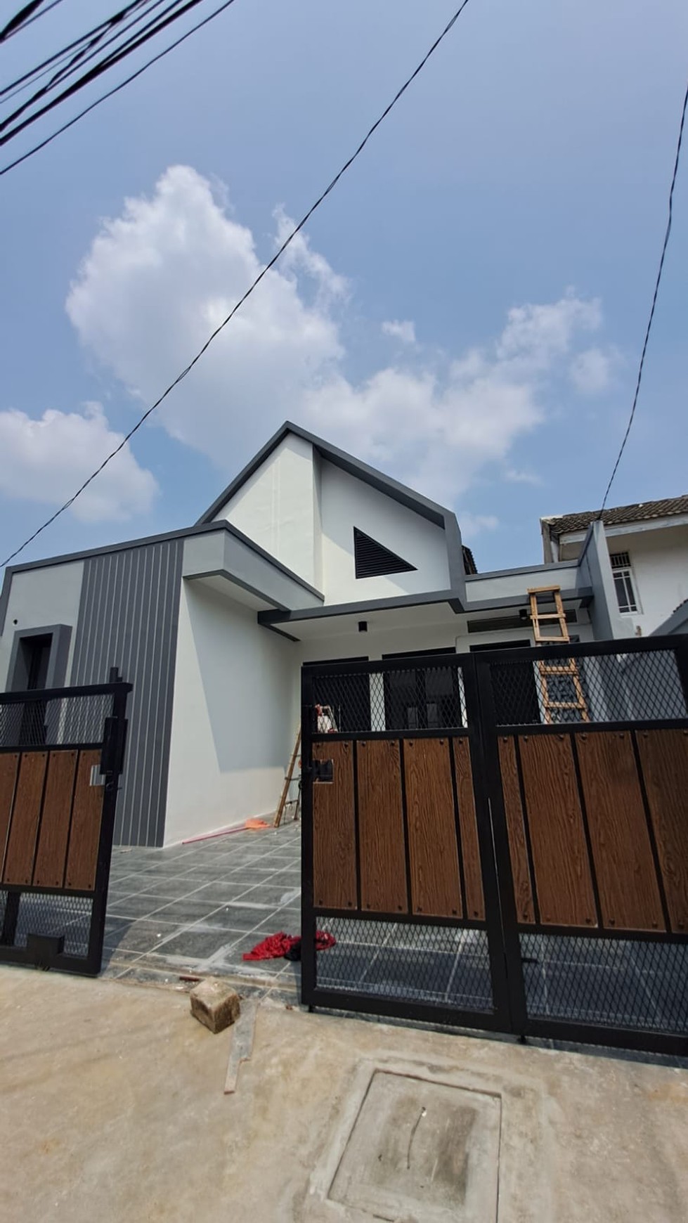 New Brand Rumah Cantik Siap Huni dengan Hunian Nyaman @Ciputat