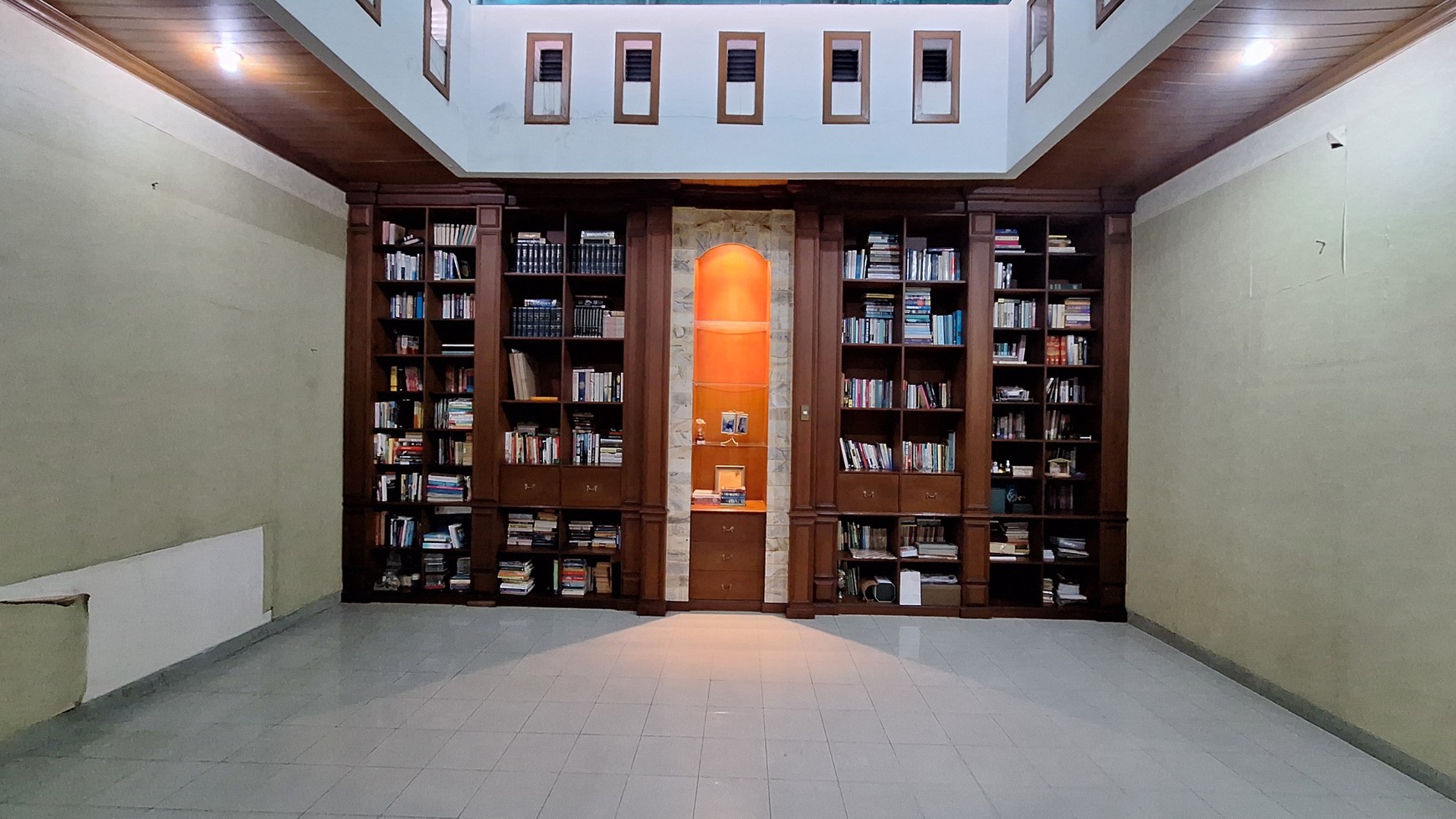 Rumah Hitung Tanah Area Cipete