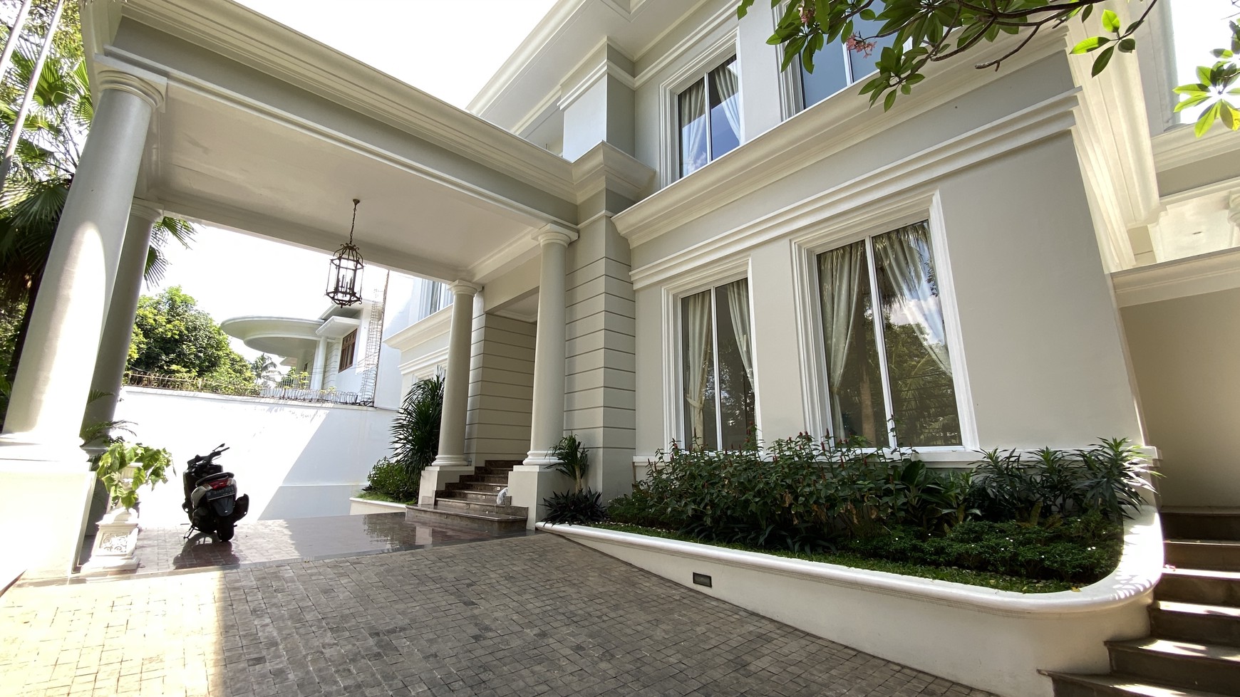 Rumah Hitung Tanah Area Cipete