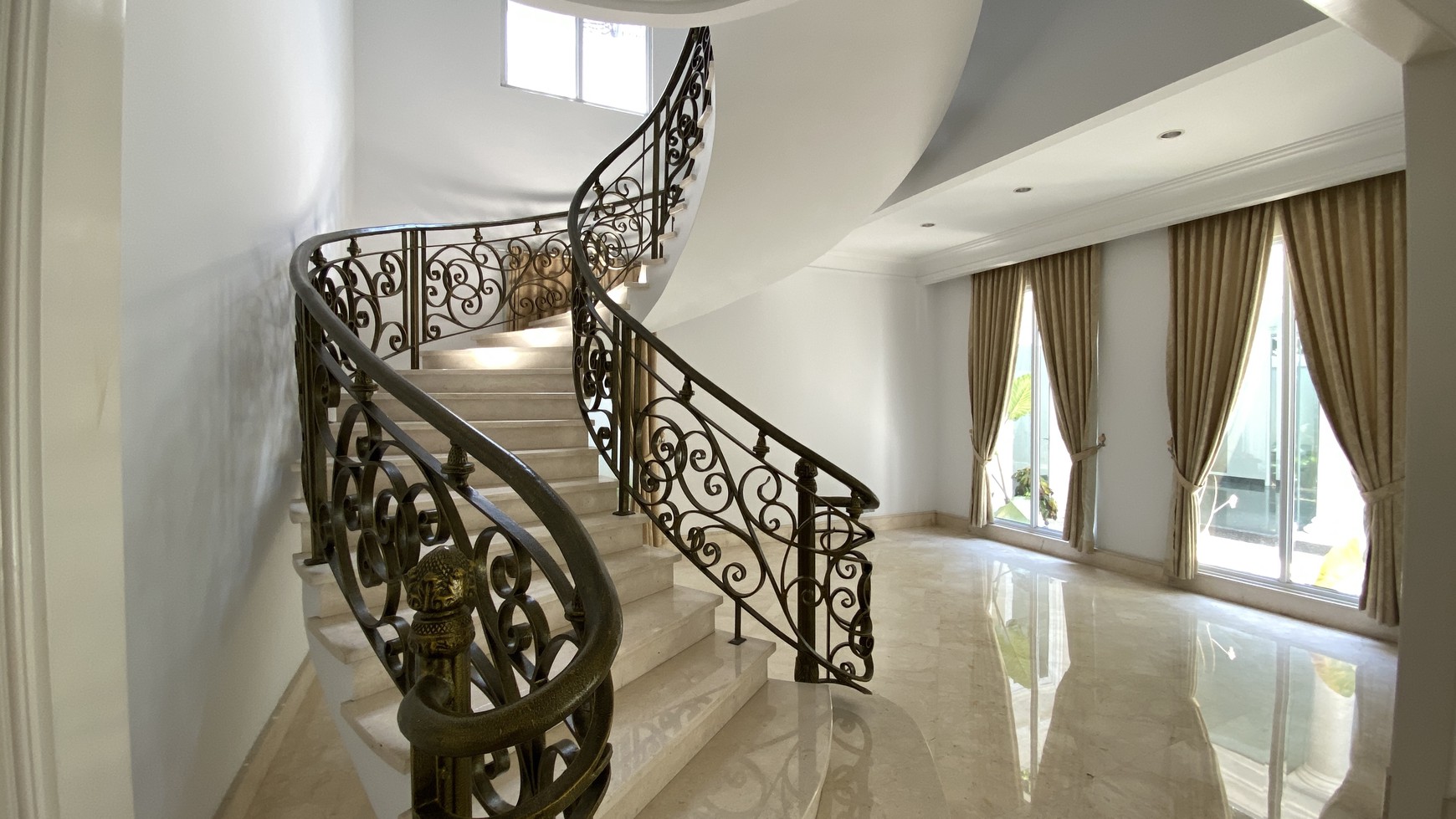 Rumah Hitung Tanah Area Cipete