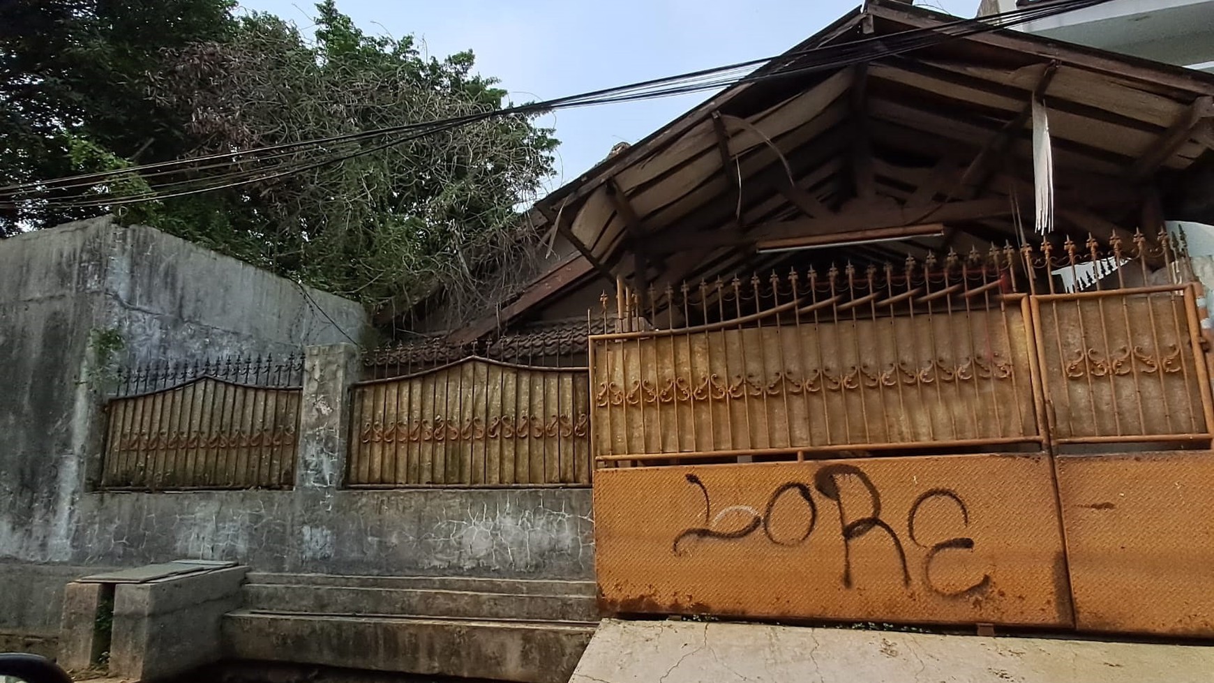 Rumah Hitung Tanah Area Cipete