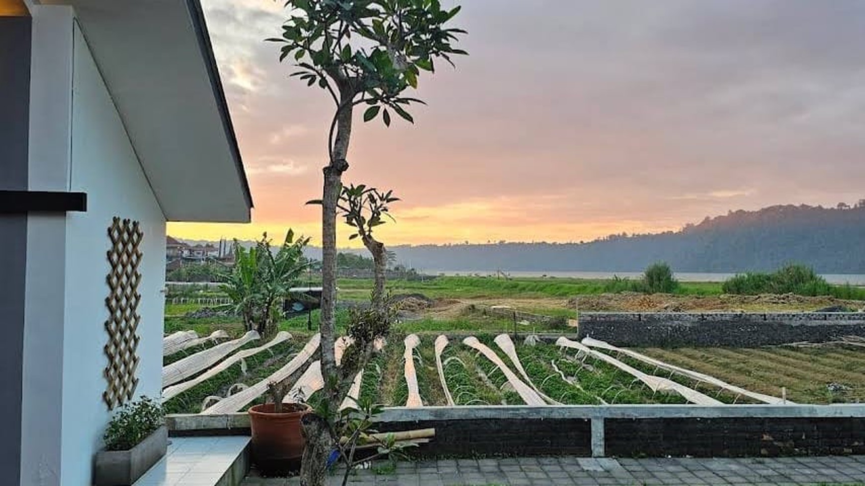 Lakeside Luxury situated next to Bali Handara Golf: Experience Absolute Tranquility at Gatsby on Buyan, Bali