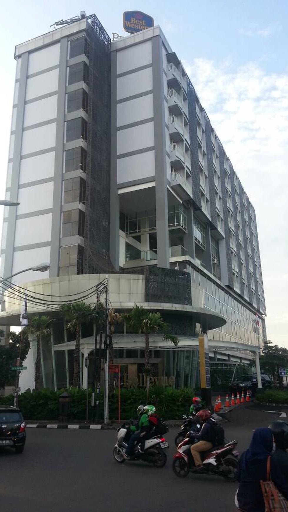 Dijual apartemen Bellevue Jl H Nawi 