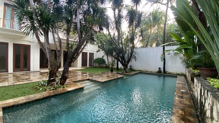 Beautiful and comfy house bali style in cipete, jakarta selatan