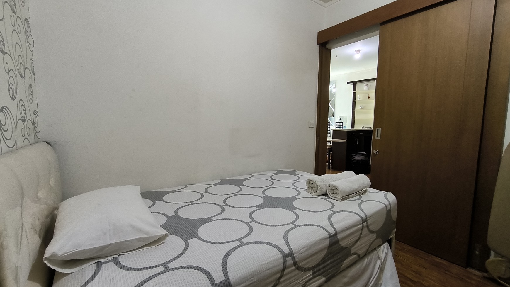 APARTEMENT SAHID SUDIRMAN RESIDENCE - LOKASI STRATEGIS , PUSAT BISNIS JAKARTA - FURNISHED - DIJUAL CEPAT