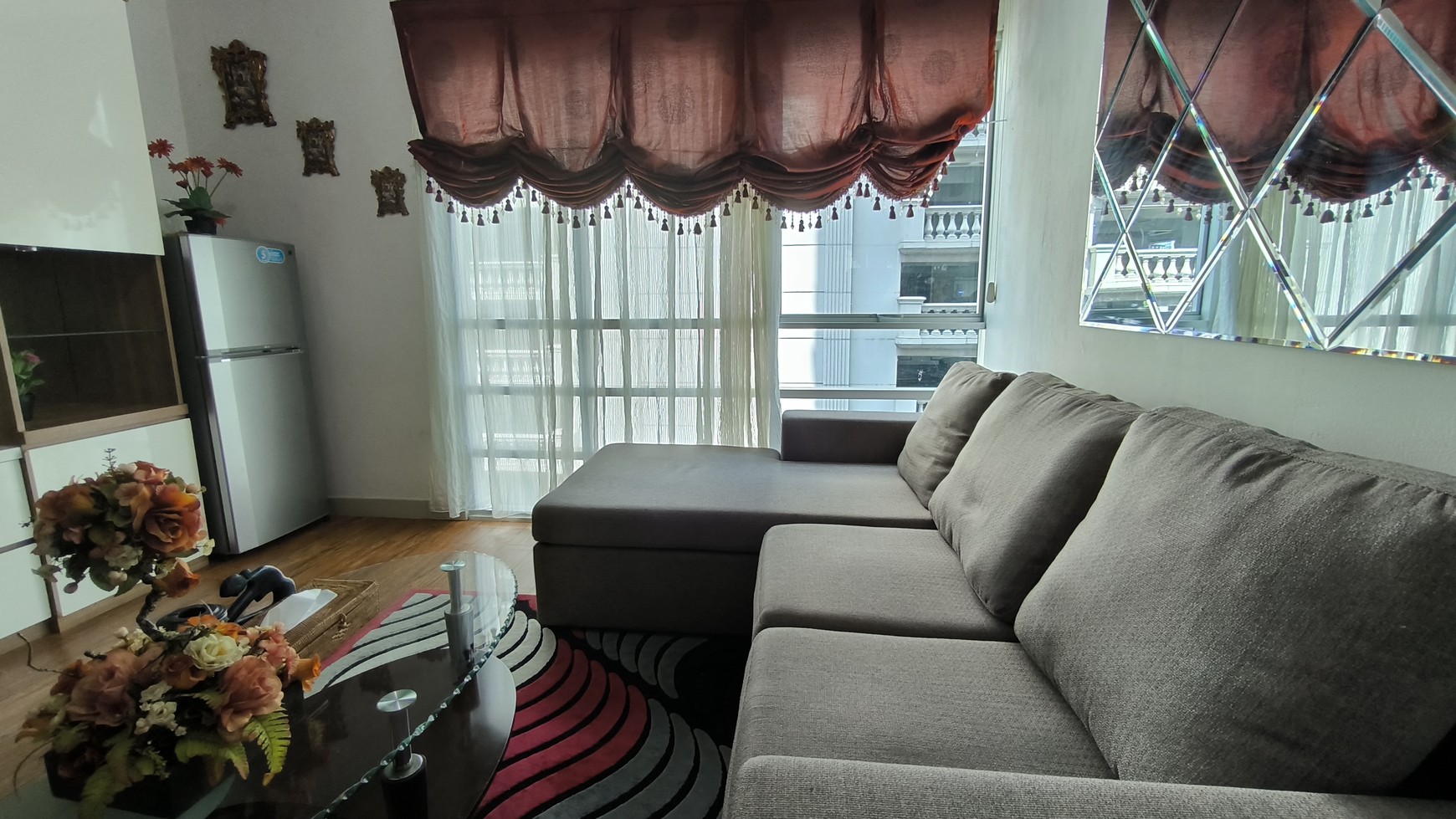 APARTEMENT SAHID SUDIRMAN RESIDENCE - LOKASI STRATEGIS , PUSAT BISNIS JAKARTA - FURNISHED - DIJUAL CEPAT