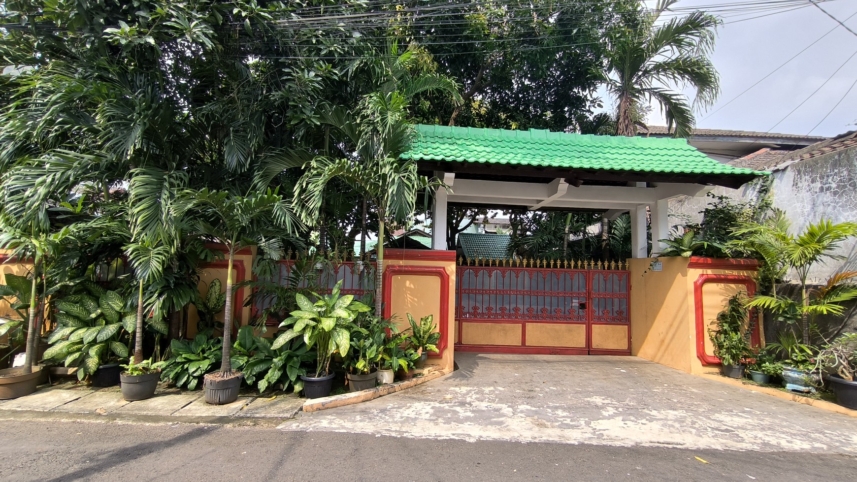 Rumah Asri Nyaman Tenang di Kawasan Hijau, Pasar Minggu Jakarta Selatan, Lokasi Strategis - Dijual Cepat