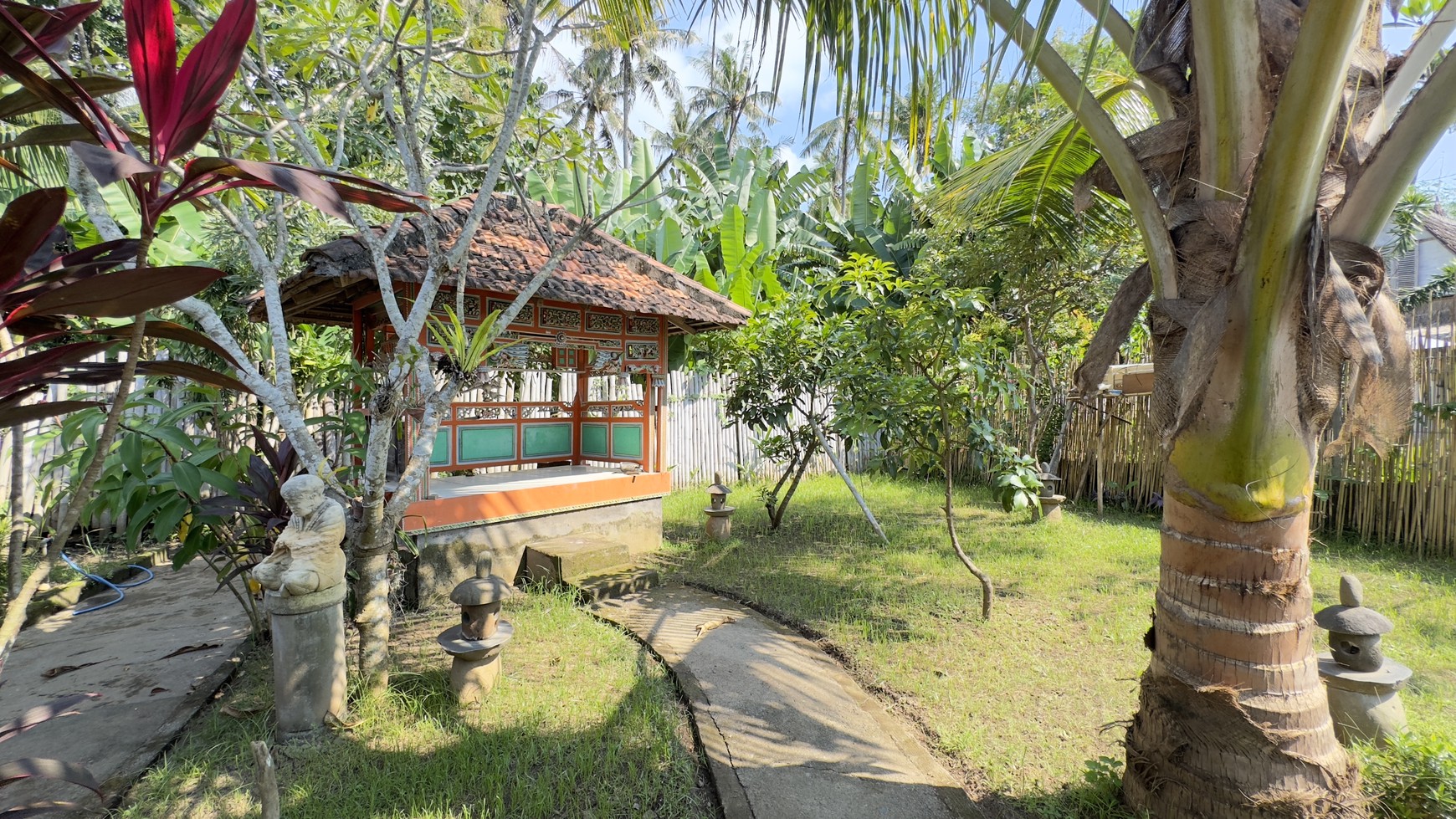 Unique House on Spacious Land in Prime Lovina Location - For Sale!