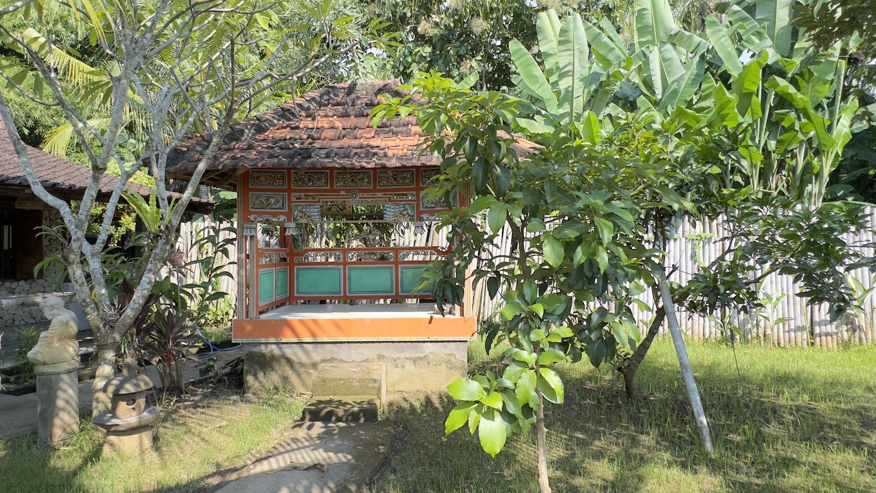 Unique House on Spacious Land in Prime Lovina Location - For Sale!