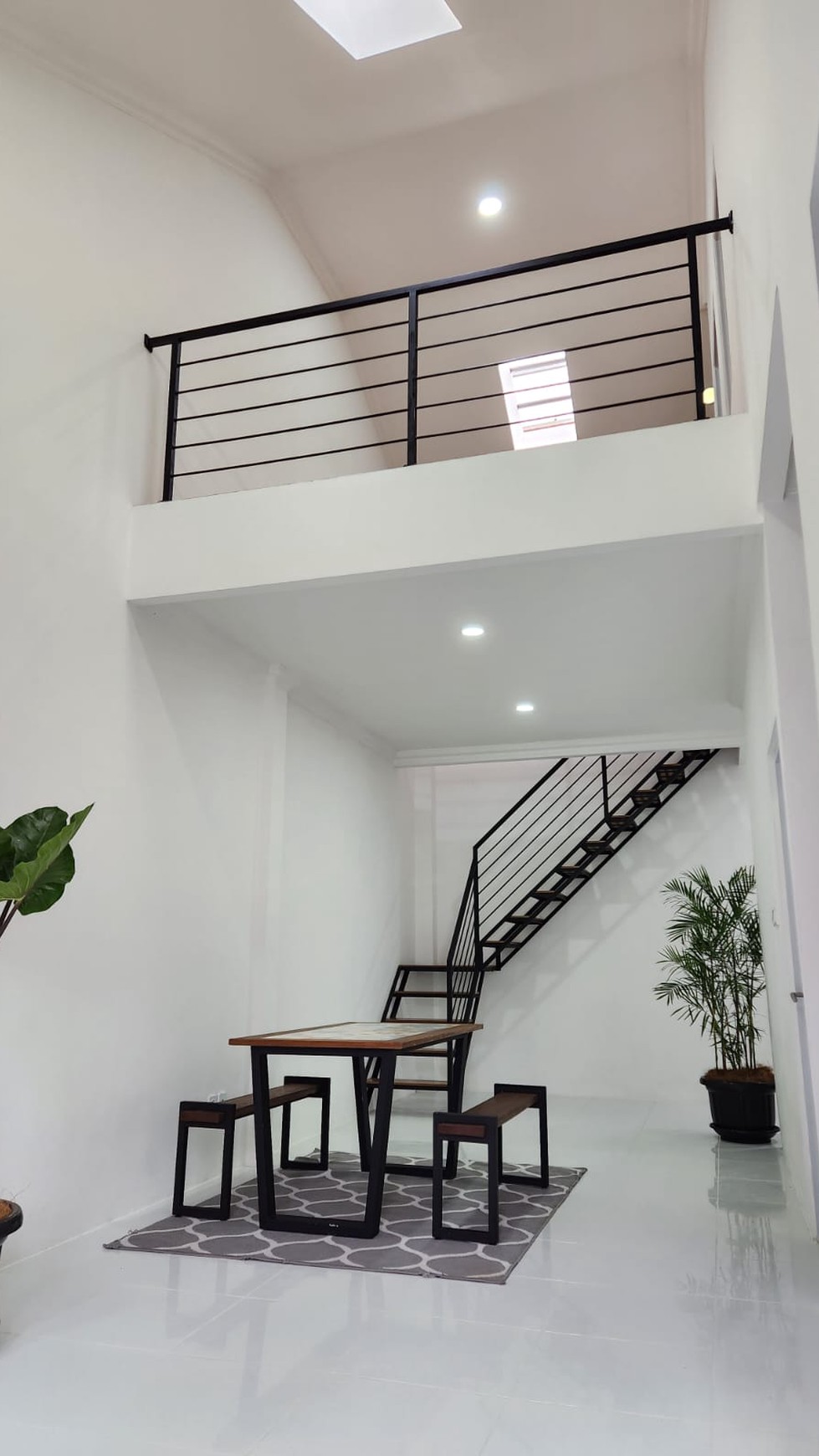 Dijual Rumah Modern Minimalis Lokasi Strategis di Ciputat Tangerang Selatan