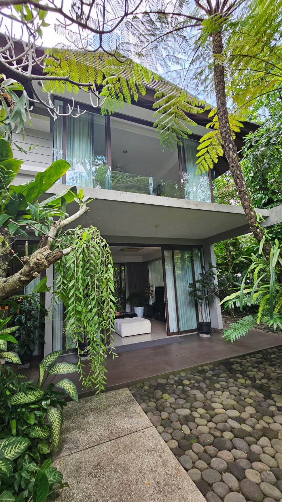 Rumah Furnish Dalam Perumahan Elite Hyarta Residence Ngaglik Sleman.