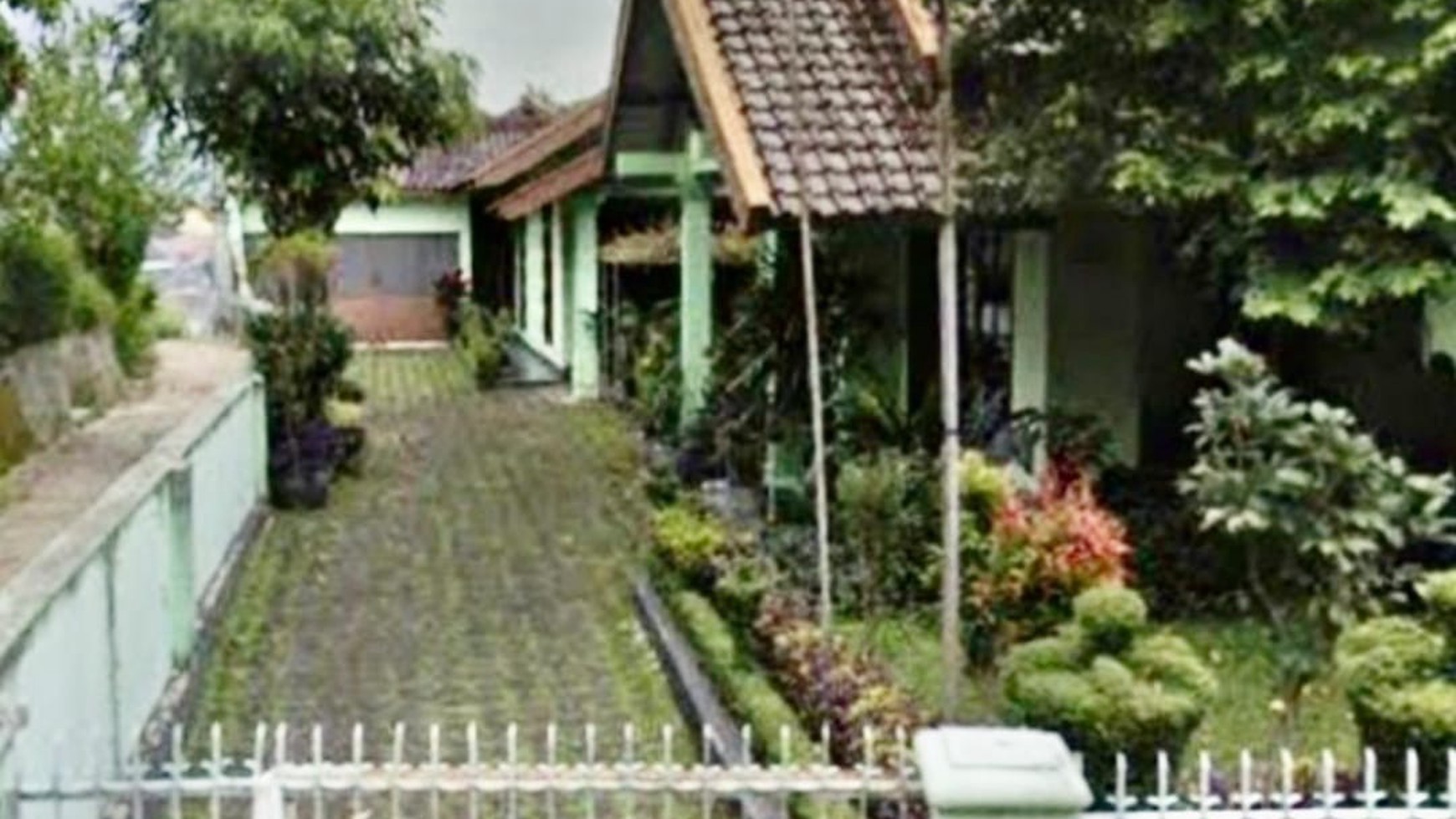 Rumah Authentic Tanah Luas di Kota Bandung 