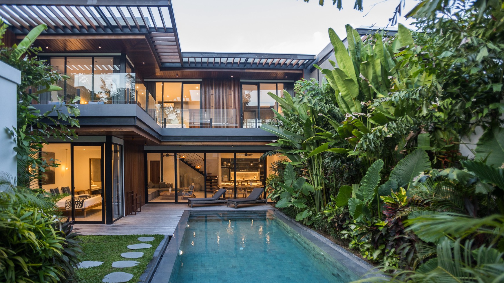 Leasehold brand new modern  villa 4 bedrooms with good ROI with view jungle , Canggu