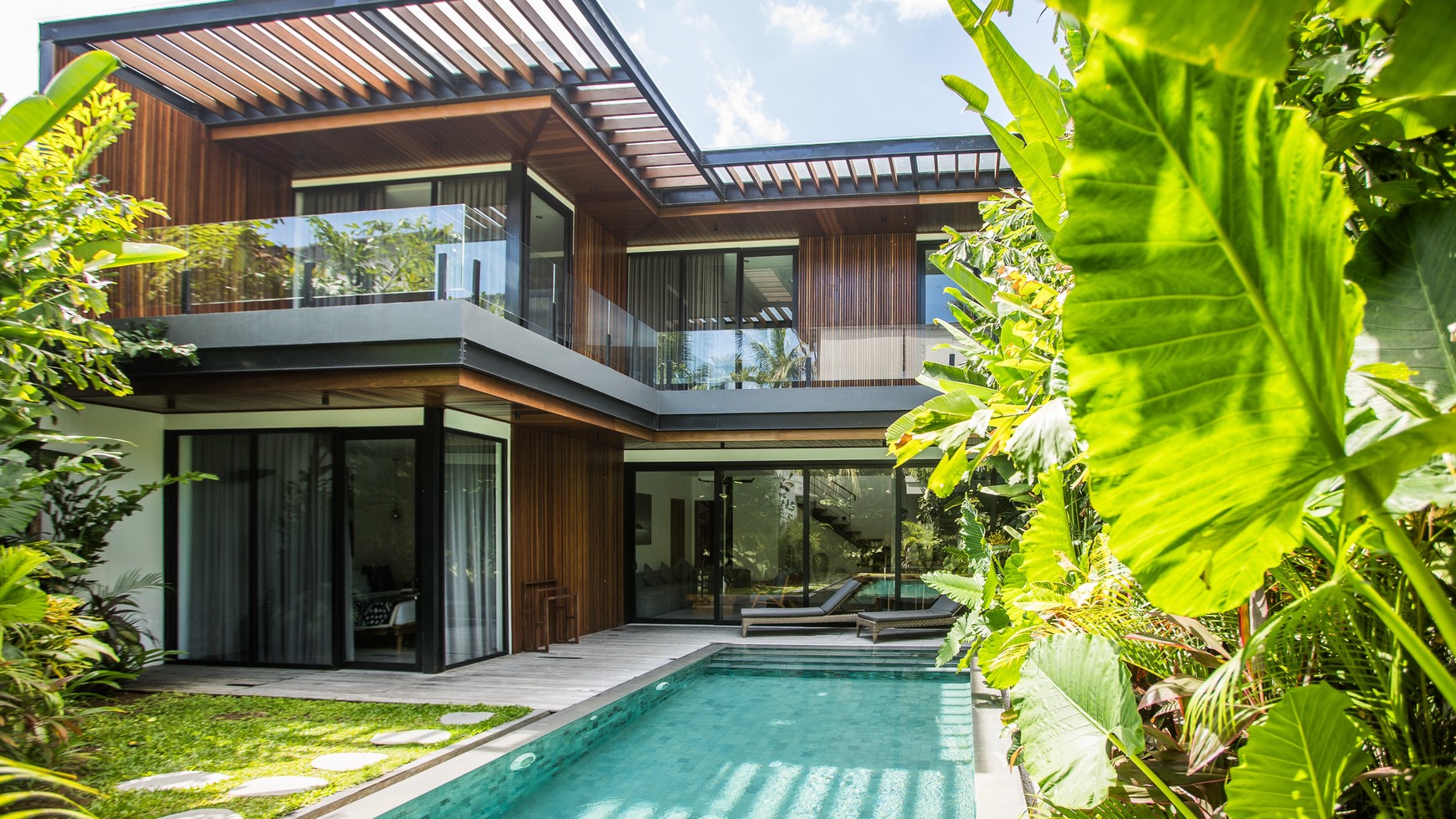 Leasehold brand new modern  villa 4 bedrooms with good ROI with view jungle , Canggu