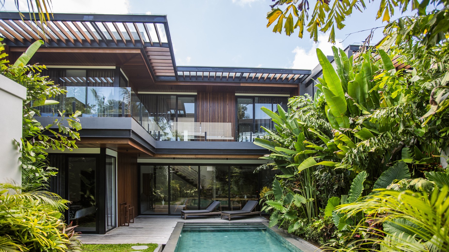 Leasehold brand new modern  villa 4 bedrooms with good ROI with view jungle , Canggu