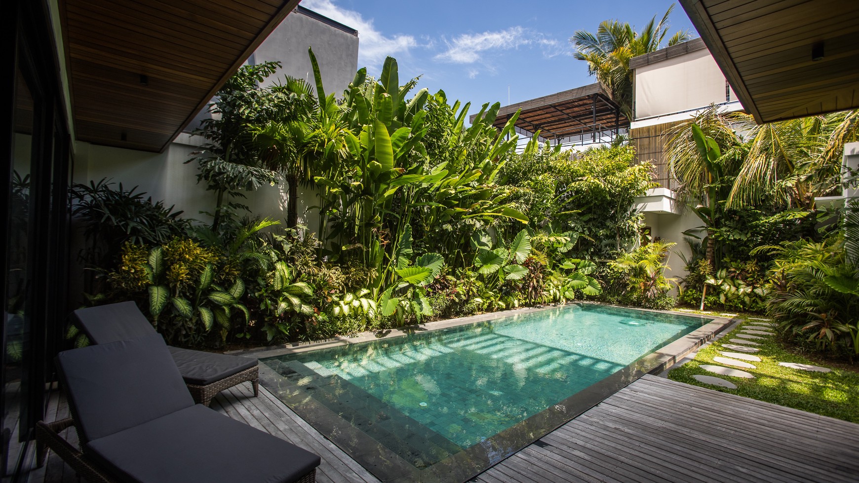 Leasehold brand new modern  villa 4 bedrooms with good ROI with view jungle , Canggu