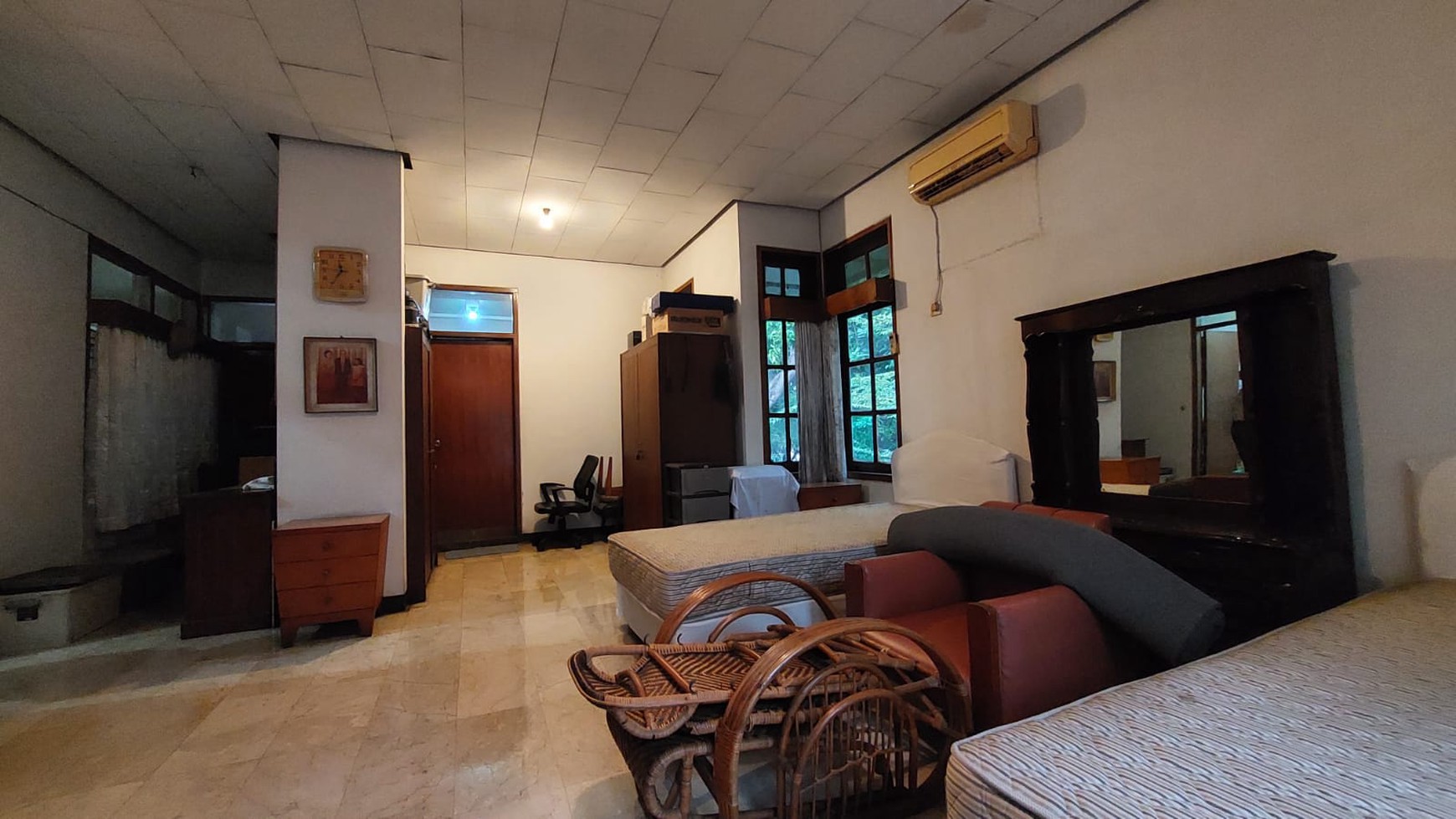 Rumah Asri, halaman luas di Bintaro Sektor 2