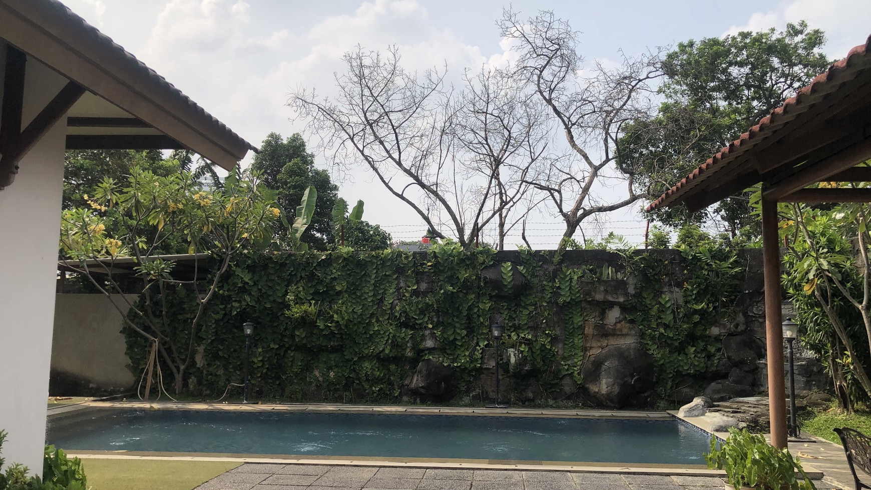 Rumah Mewah ada Kolam Renang di Pasar Minggu Jakarta Selatan