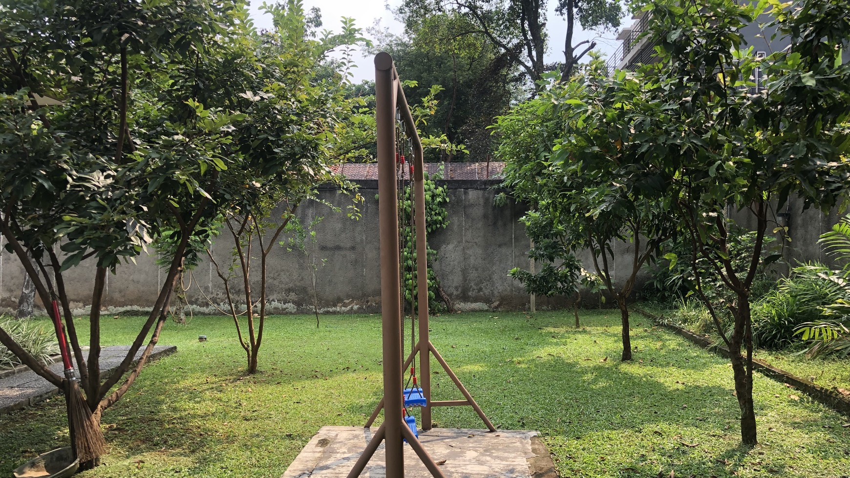 Rumah Mewah ada Kolam Renang di Pasar Minggu Jakarta Selatan