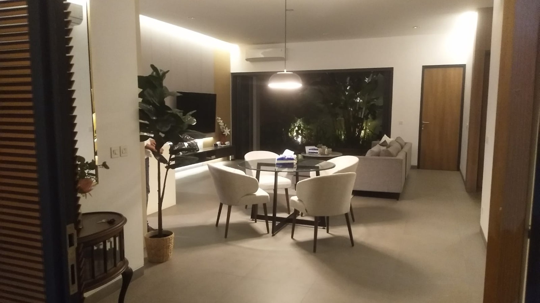 Rumah Cantik, Bagus, Full furnished di Bintaro