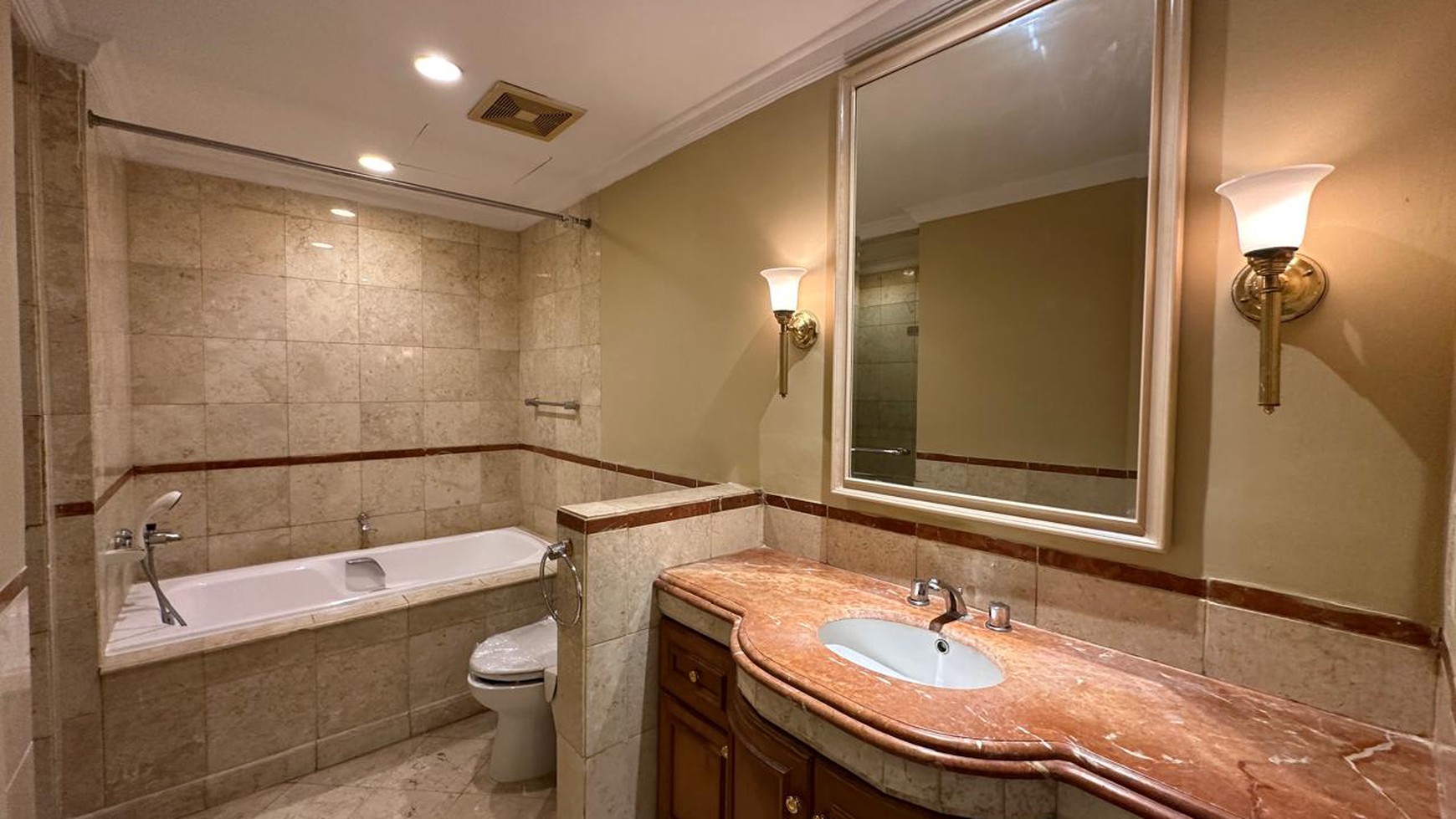 Rumah Hitung Tanah Area Cipete