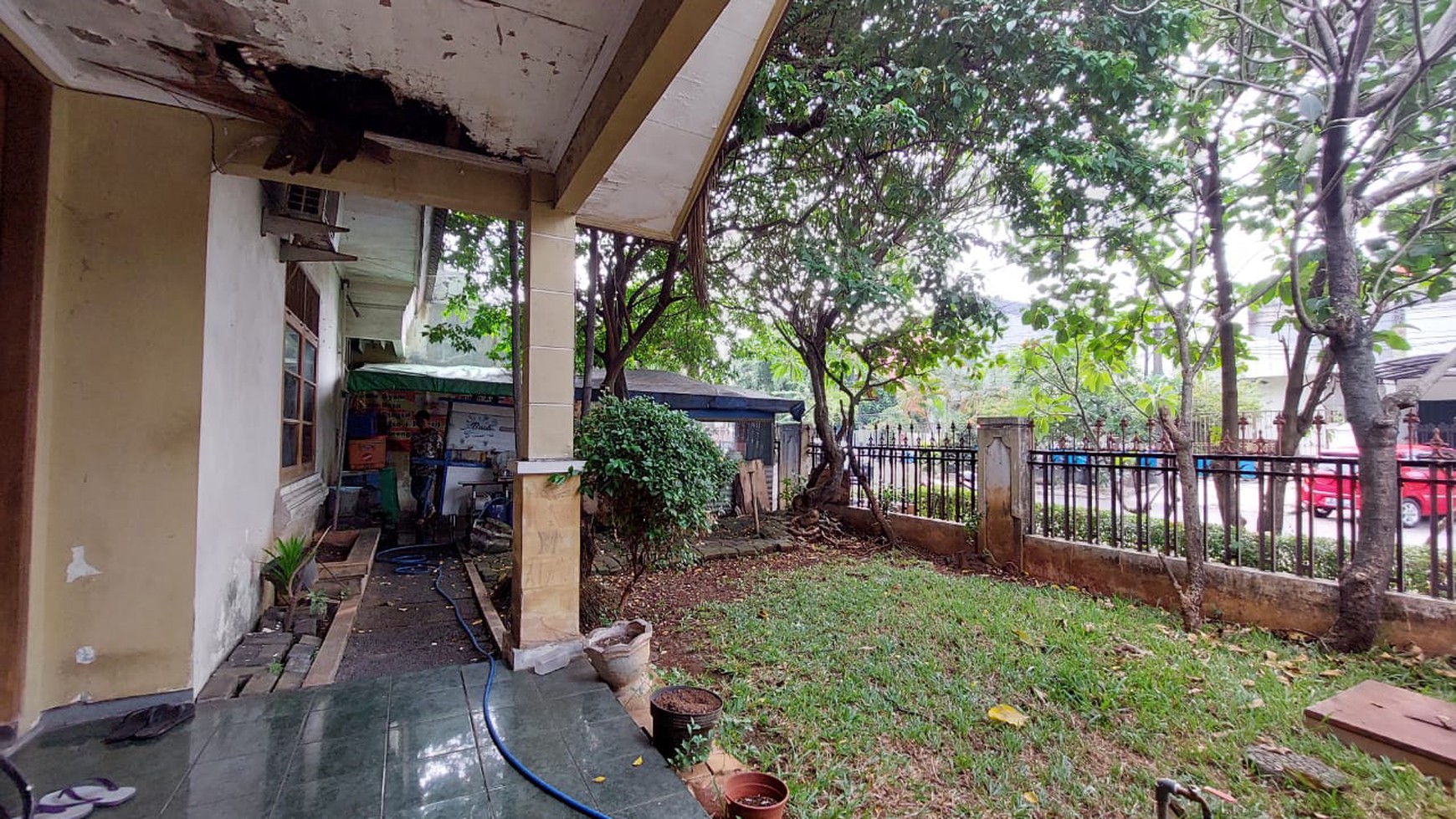 Rumah Lokasi Strategis dengan Kondisi Apa Adanya @Taman Aries, Kembangan