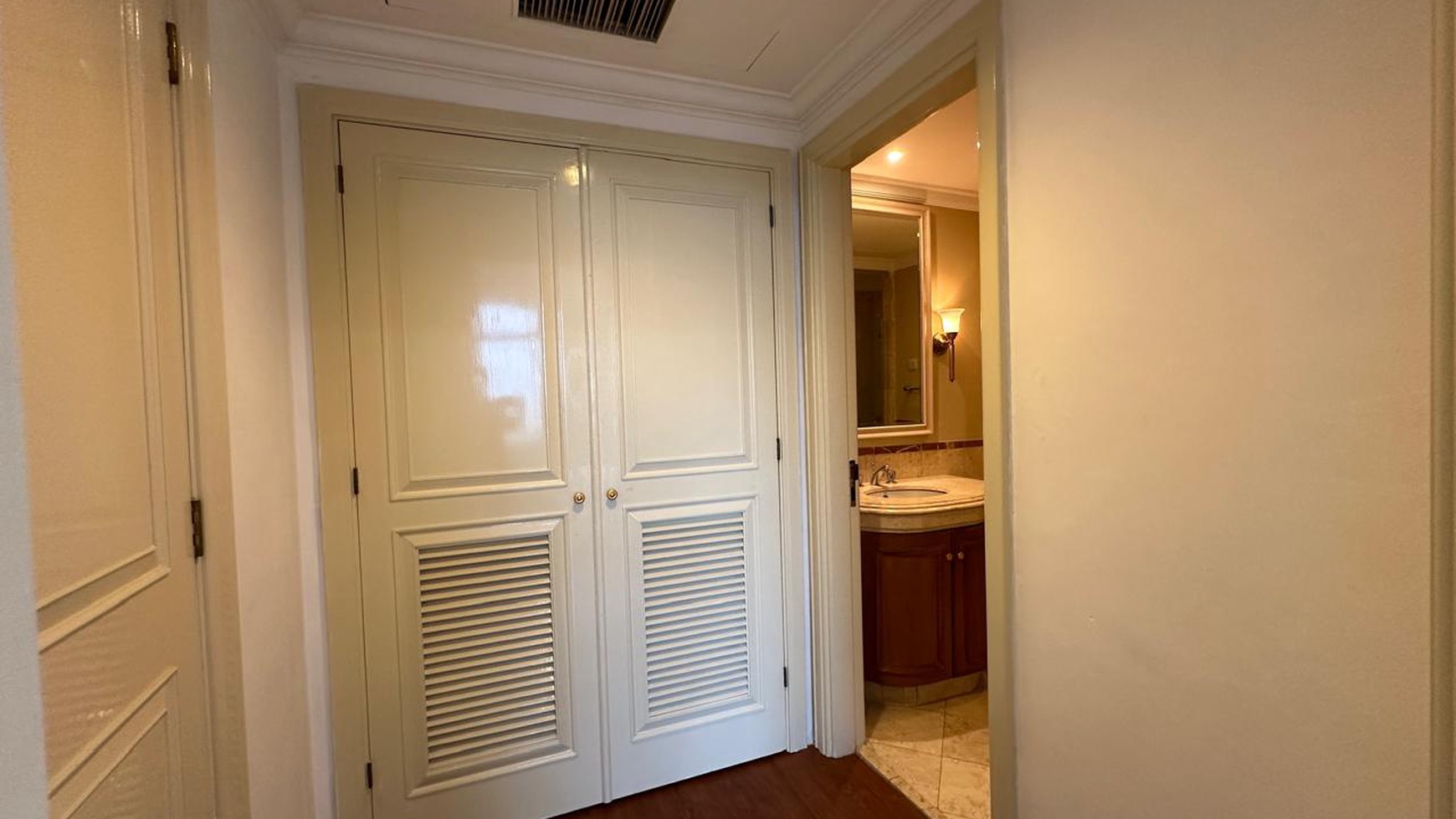 Dijual unit Apartemen Istana Sahid - Sudirman - Jakarta Pusat