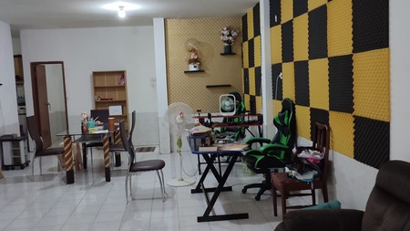 Rumah 2 lantai hoek,ex kost ,Lokasi Ok di Kelapa Gading