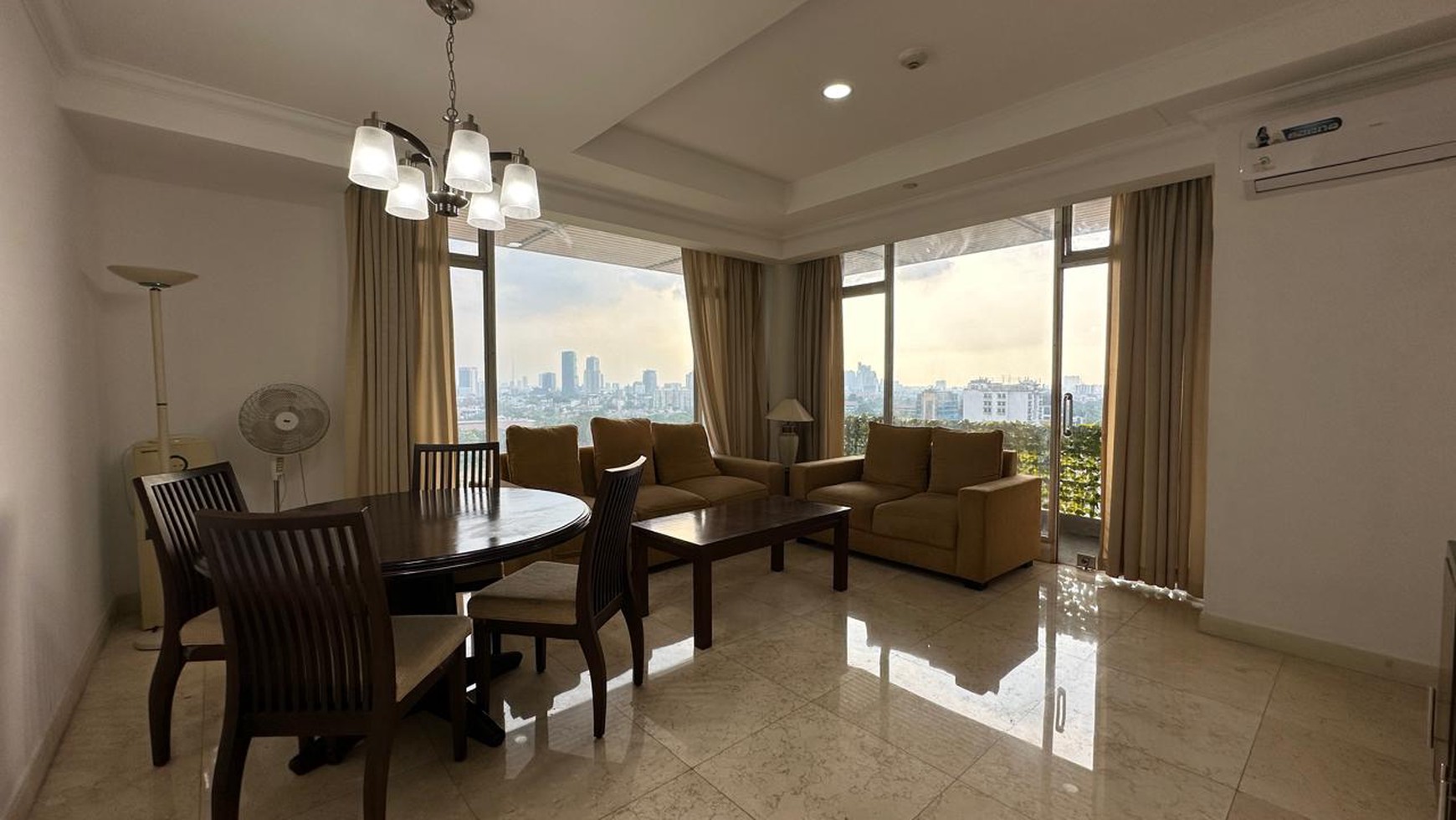 Disewakan unit Apartemen Istana Sahid - Sudirman - Jakarta Pusat