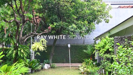 Dijual Rumah Lama Layak Huni di Area Tenang Wijaya