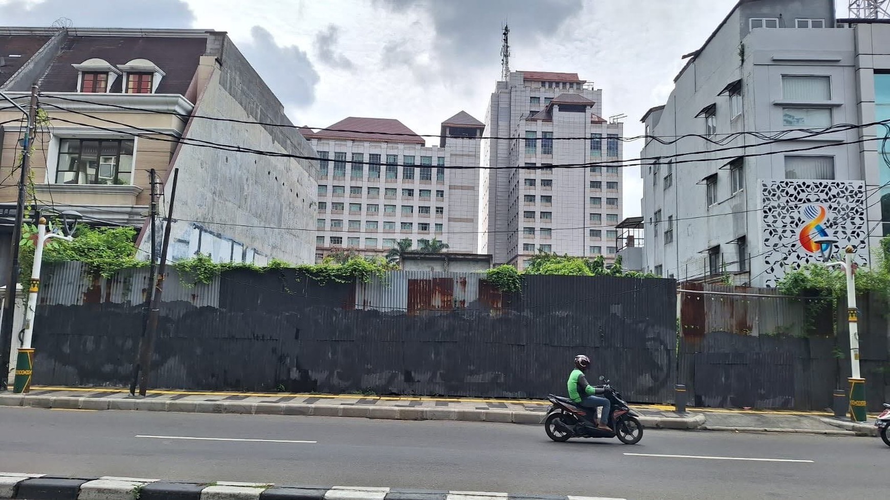 Tanah Komersil 680m2 di Kebayoran Baru, Jakarta Selatan