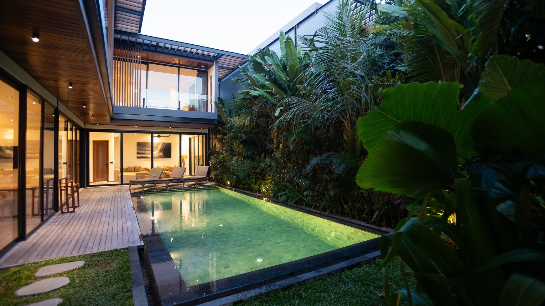 Leasehold brand new modern  villa 5 bedroom with good ROI with view jungle, Canggu