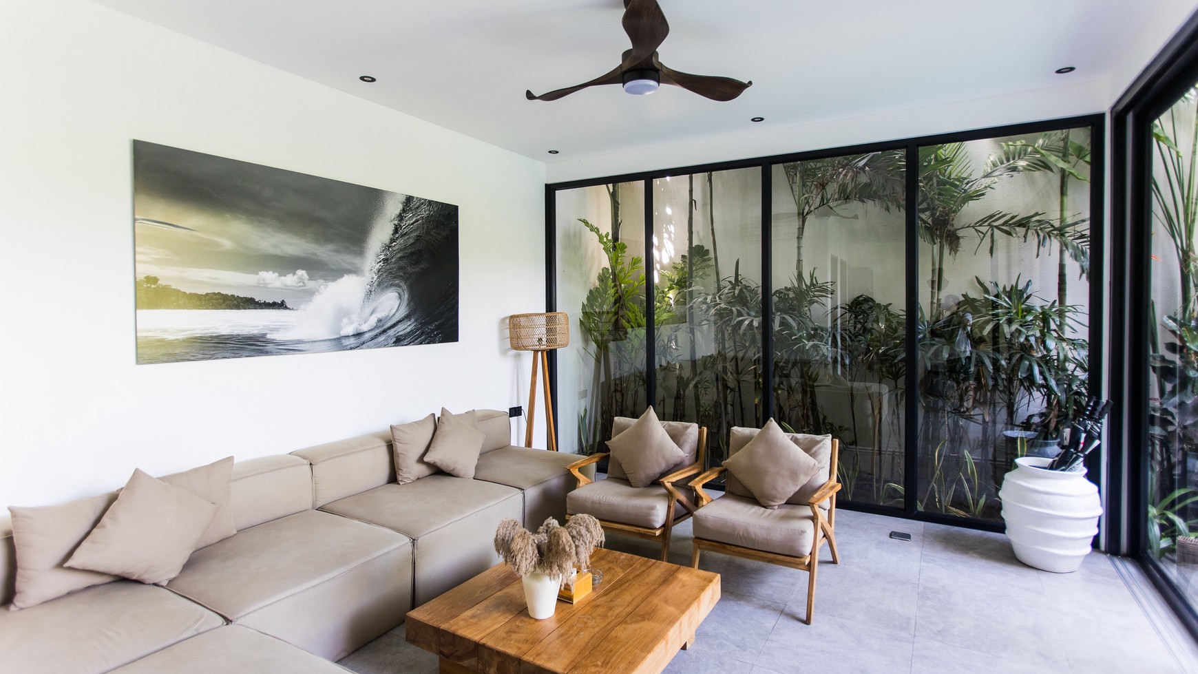 Leasehold brand new modern  villa 5 bedroom with good ROI with view jungle, Canggu