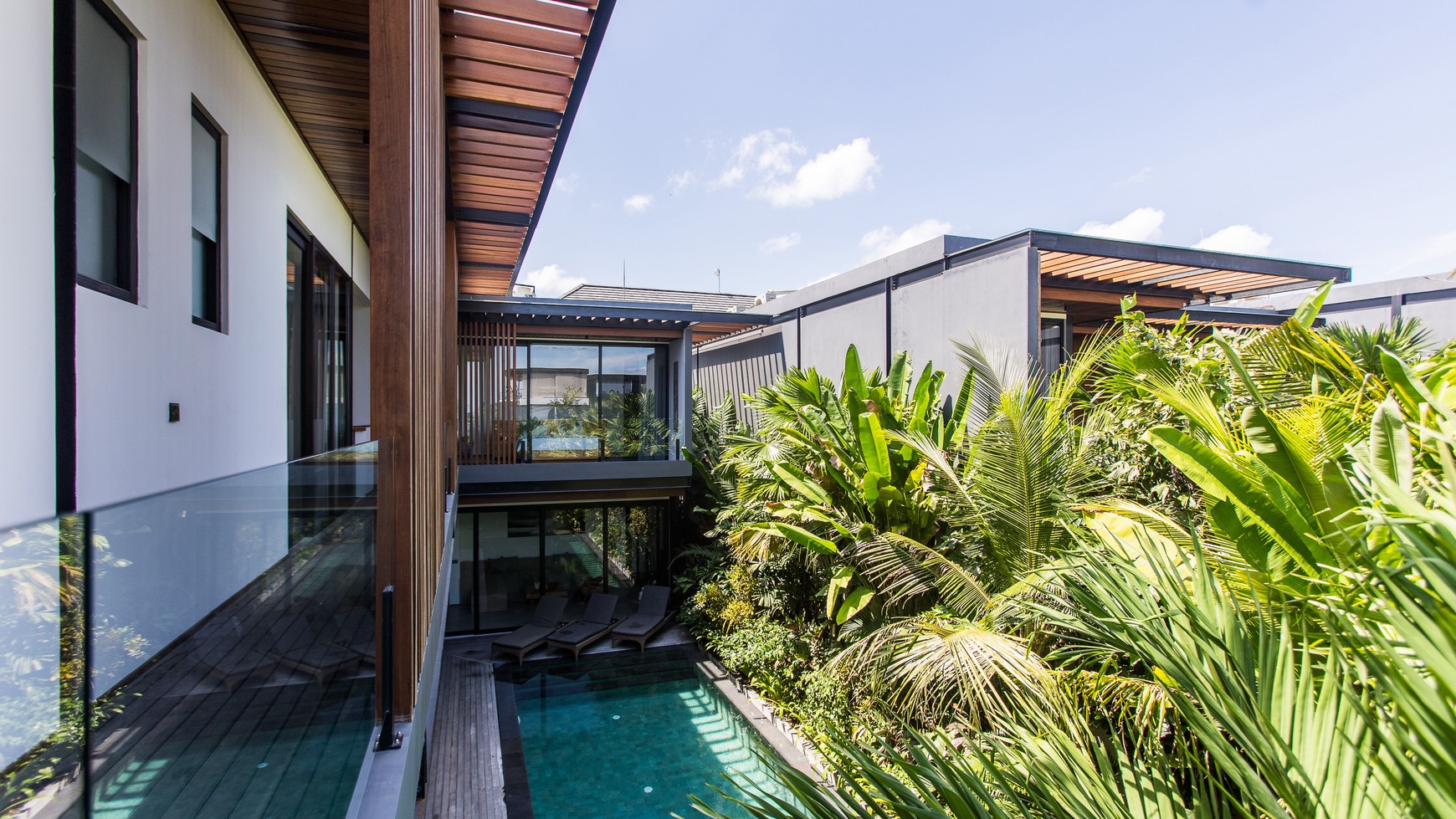 Leasehold brand new modern  villa 5 bedroom with good ROI with view jungle, Canggu