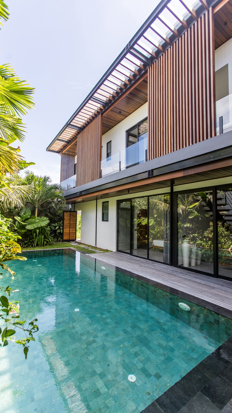 Leasehold brand new modern  villa 5 bedroom with good ROI with view jungle, Canggu