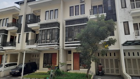 Rumah Minimalis Furnished di Komplek Setraduta Bandung