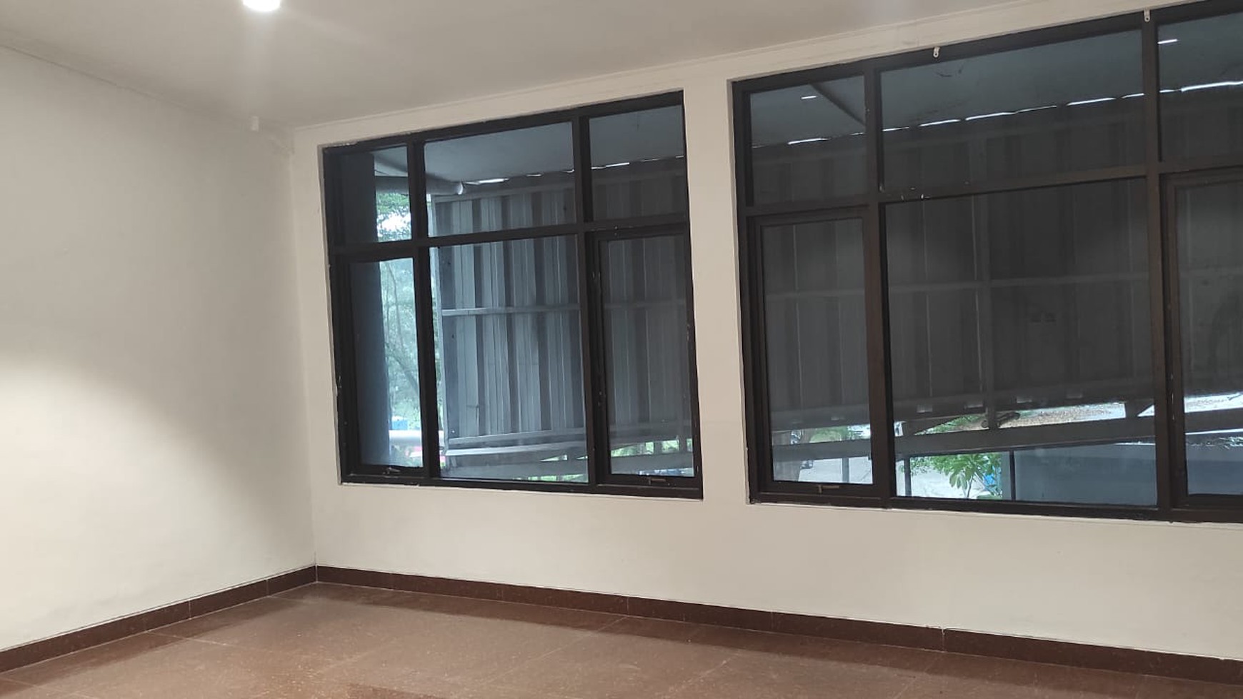 Gedung atau Office lokasi strategis di taman Tekno  BSD